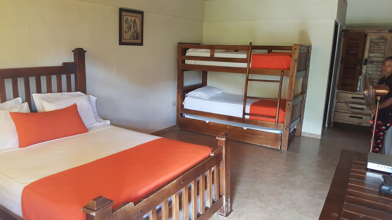 Hotel Rancho La Aurora 자라바코아 외부 사진